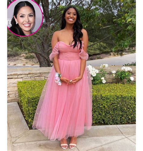 Vanessa Bryants Daughter Natalia Attends Prom In Pink Dress Photos