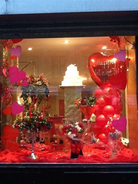 46 Lovely Valentine Window Decoration Ideas Valentines Window Display