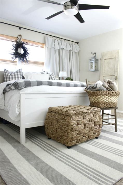 The next in our bedroom carpet ideas is a farmhouse bed carpet. 20 Exciting Bedroom Carpet Ideas to Bring the Fun in the ...