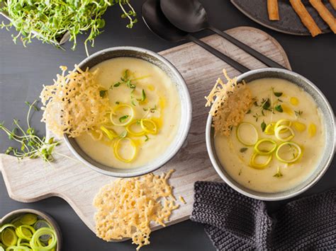 Käsesuppe mit Hackfleisch und Lauch Rezept