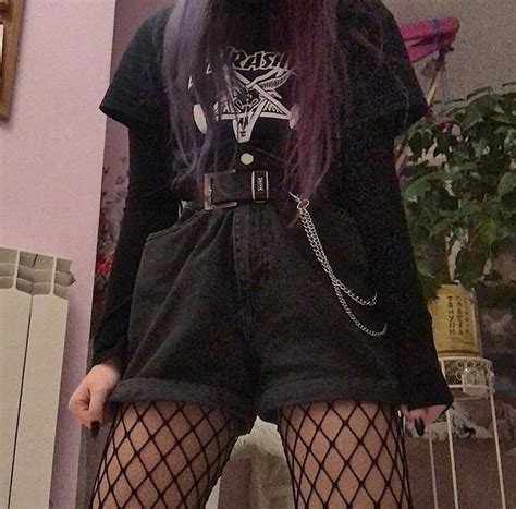 Edgy Aesthetic Baddie Outfits