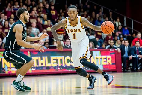 Iona gaels is playing next match on 17 feb 2021 against. A Daly Dose Of Hoops: Iona 79, Manhattan 75: 5 ...