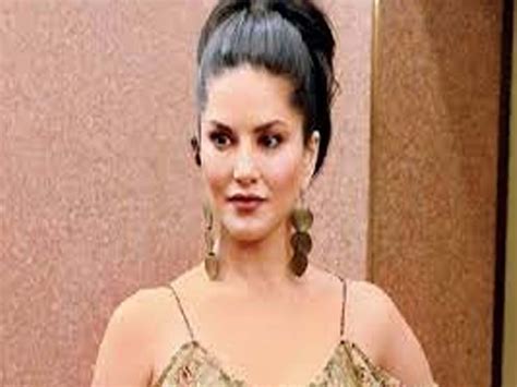 Sunny Leone Hairstyle Karenjit Kaur Vohra Born May 13 1981 Known By Her Stage Name Sunny