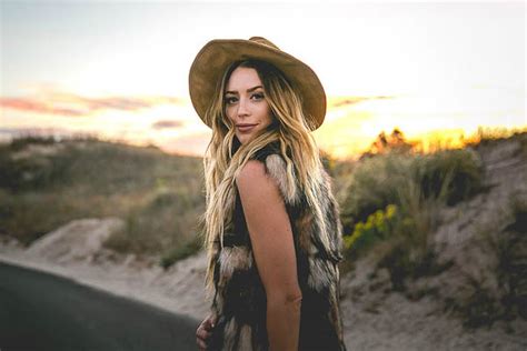 Country Singer Kylie Rae Harris Killed In Car Crash In Northern New Mexico Backstage Axxess
