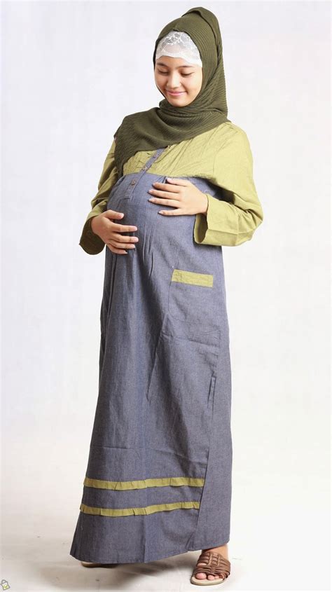 Meskipun kekocakan foto itu terlihat sederhana, namun foto tersebut dapat mengganti mood kamu, mulai yang mulanya cemberut bisa menjadi ceria setelah melihatnya. 23 Trend Model Baju Hamil Muslim Terbaru 2018 | Model Baju ...
