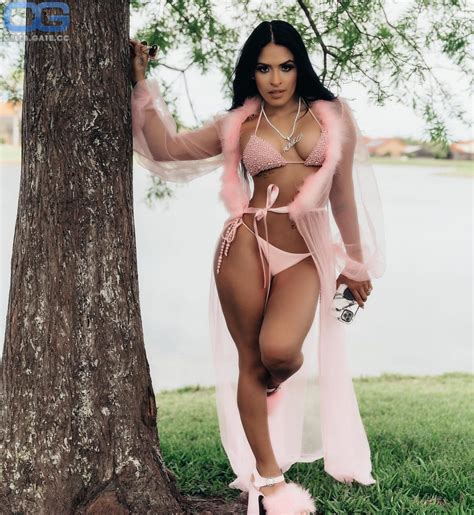 Thea Trinidad Nackt Nacktbilder Playboy Nacktfotos Fakes Oben Ohne