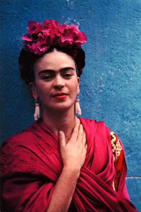 Pagina oficial de frida kahlo. Frida Kahlo: Appearances Can Be Deceiving