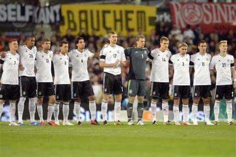 Deutschland blamiert sich gegen nordmazedonien. sascha klupp: WM-QUALIFIKATION LIVE! Berichte zur WM ...