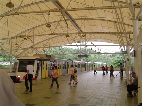 11 видео обновлен 22 сент. Khabarkini: Lelaki Indonesia Bergaduh Di Stesen LRT Bukit Jalil