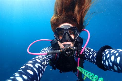 Get Ready For Underwater Selfie Day