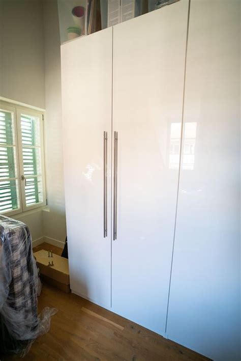 Pax kleiderschrank weiss hasvik hochglanz weiss ikea deutschland ankleide zimmer ankleidezimmer selber bauen schrank design. Ikea PAX Schrank Weiss | Kaufen auf Ricardo