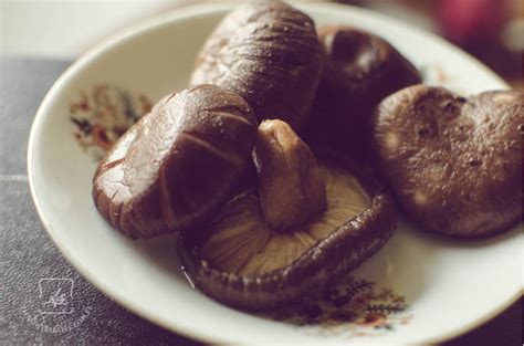 Powiem wam, że kupiłam w osiedlowym sklepie typu lewiatan. Grzyby shiitake i makaron chiński. Odświeżający! - Ziołowy ...