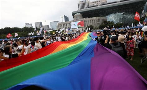 in a landmark ruling south korean court recognises same sex couple s rights