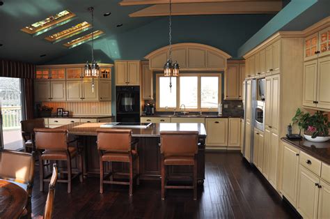 Choosing Your Kitchen Colors - Cabinets by Graber