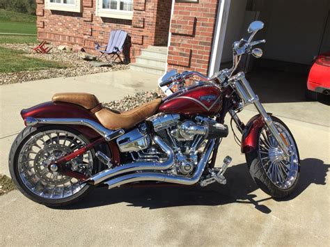Deze breakout cvo is in zeer beperkte oplage gemaakt en was uit de folder al uitverkocht.! 2013 Harley-Davidson® FXSBSE CVO™ Breakout (Crimson Red ...