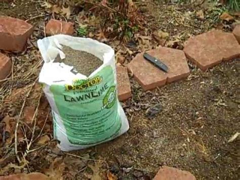 It's used to provide calcium, decrease soil acidity, and condition heavy clay soil. Add Lime to Your Garden and Lawn Every Year in Kentucky ...