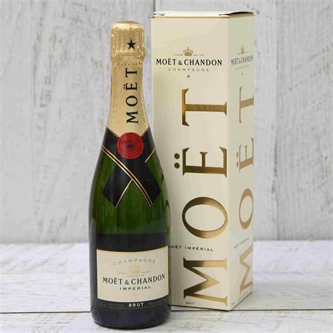 Founded in 1743, moët & chandon celebrates life's memorable moments with a range of unique champagnes for every occasion. Moët & Chandon Champagne - Karinya Florist