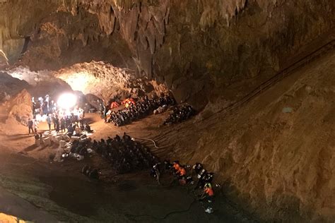 Thai Cave Rescue Diver Who Helped Save Soccer Team Dies From Blood