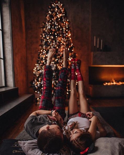 Pin By Lynnsey Walehwa On Christmas Couple Photos Christmas Card Pictures Couples Diy