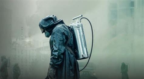 방송에서 체르노빌 사고는 원전의 기술자(알렉산더 아키모프, 리오니 토퓨노프) 와 책임자와의 작은 갈등에서 시작한다. 지평선 '체르노빌'