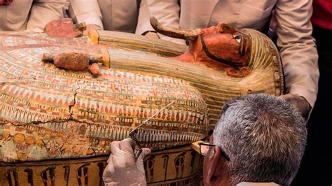 Egypt Tomb Sarcophagi Buried For 2 500 Years Unearthed In Saqqara Bbc News