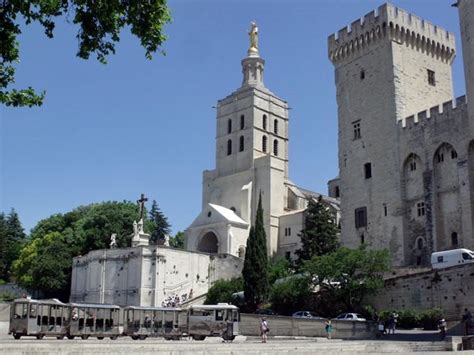 Free wifi is available throughout. Reisgids Avignon | Alle bezienswaardigheden, wat te doen ...