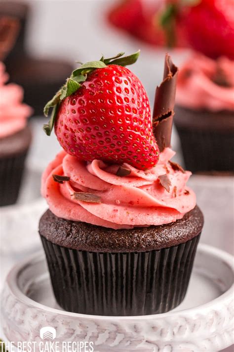 chocolate strawberry filled cupcakes the best cake recipes