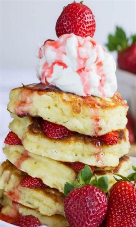 Shortcake recipe (gotta get rid of those summer strawberries asap! Strawberry Shortcake Pancakes | Recipe | Food, Savoury ...