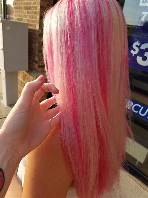 Pink Blonde Hair Blonde With Pink Blonde Hair With Pink Highlights Blonde Hair Dyes One Pink