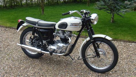 Мотоцикл Triumph T120 Bonneville 650