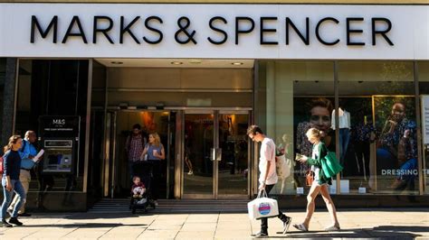 Marks And Spencer Shifts From Town Centres As Online Sales Grow Bbc News