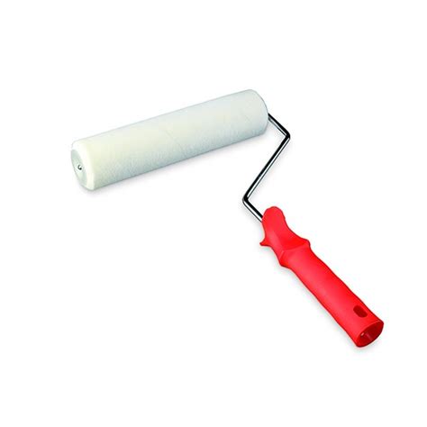 Used by professionals for applying gloss, satin, varnish, eggshell, varnish and woodstains. Mohair/Velour roller in shaved wool 5mm for smooth surfaces
