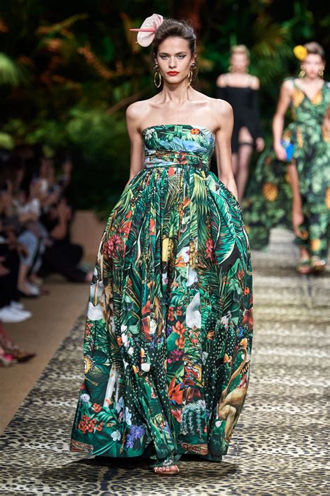 Dolce And Gabbana Spring 2020 Ready To Wear Collection Vogue Beach