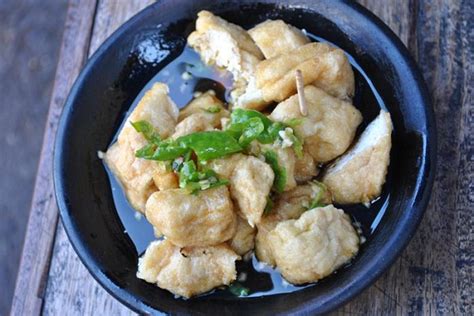 Tahu gejrot merupakan salah satu kuliner olahan berbahan tahu sederhana yang merupakan makanan khas cirebon. Resep Membuat Tahu Gejrot Khas Cirebon