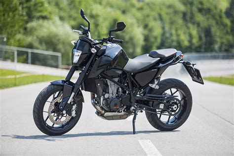 The ktm duke series is a family of standard motorcycles manufactured by ktm since 1994. Motorfreaks - Eerste test: prototype 2016 KTM 690 Duke ...