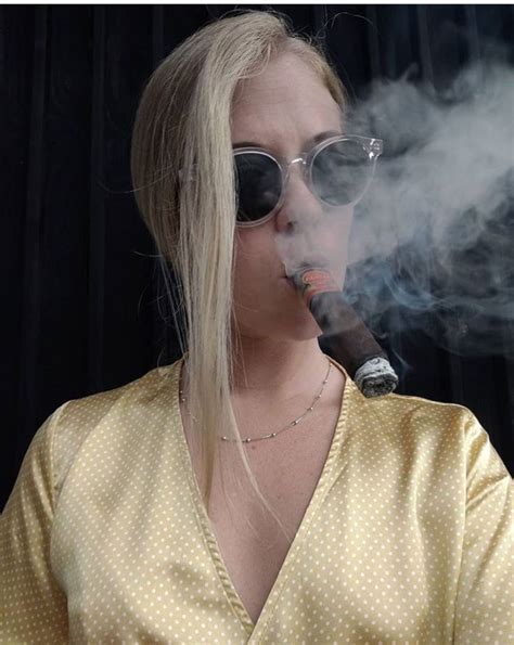 Pin En Women Smoking Cigars