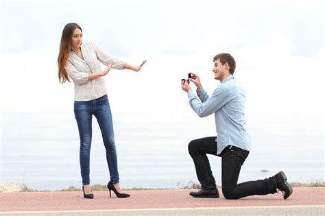 Video Awkward Marriage Proposal Fails Easy Weddings Uk