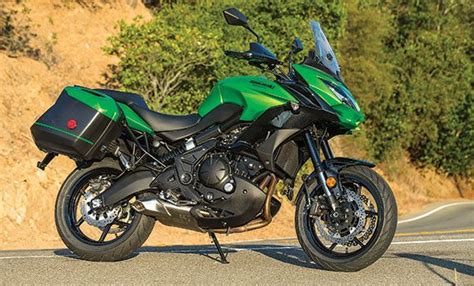 Kawasaki's versys 650 has always been one of the more unappreciated motorcycles in the manufacturer's lineup, but that looks like it could change with the introduction of an updated—and much better looking—2015 model. 2015 Kawasaki Versys 650 LT | Road Test Review | Rider ...