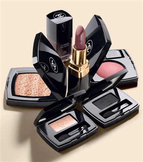 Les Essentiels De Chanel La Collection Maquillage De Lautomne 2012