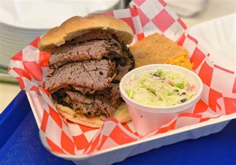 The Recorder ‘barbecue Is His Lifedaviau Opens Damn Yankees Bbq In