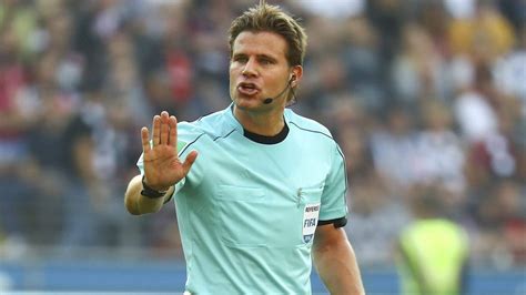 Free referee stats for felix brych includes appearances and cards issued. Felix Brych, así es el árbitro del Real Madrid-Ajax de ...