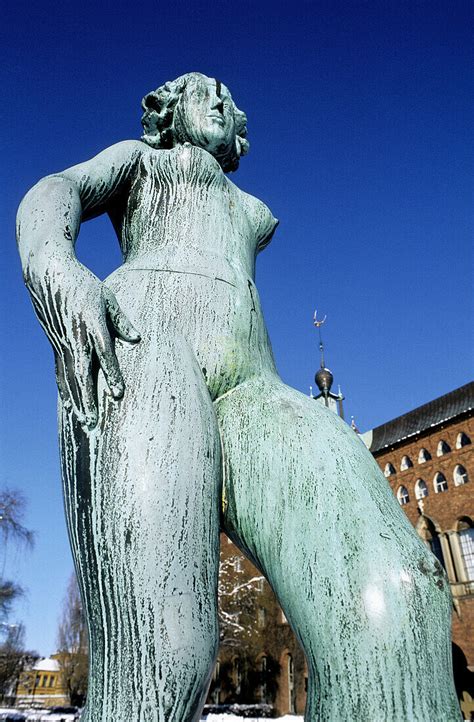 Bronze Statue Of Naked Woman Stockholm Bild Kaufen