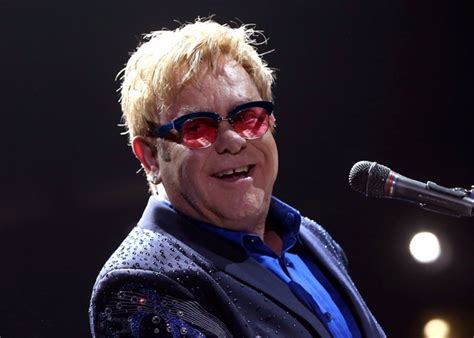 Elton John El Papa Francisco Es Mi Héroe