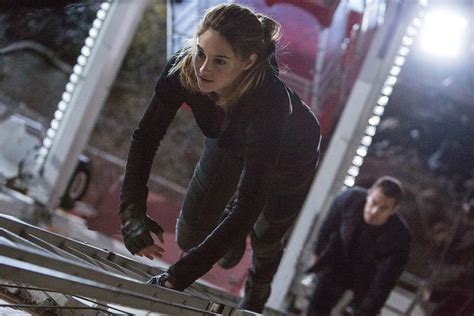 December 22, 2019 the divergent series: Divergent Review: The Generic-Brand Hunger Games Needed ...