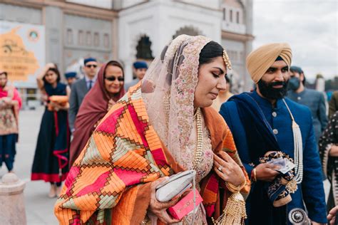 Traditional Sikh Wedding At The Guru Nanak Darbar In Gravesend Simi