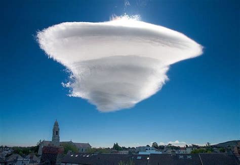 13 Amazing Pictures Of Weirdest Atmospheric Phenomenon