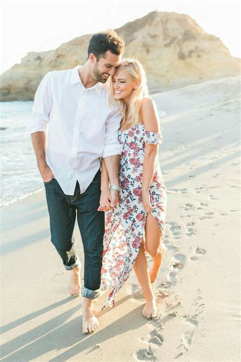 Lighting And Emotion Of The Couple Engagement Photo Outfits Summer Beach Engagement Photos