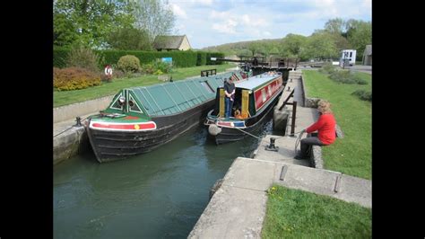 English Canal Narrowboat Going Through A Lock In Oxford Youtube