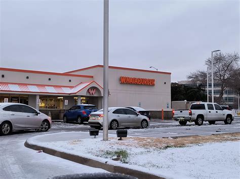 Even with ice and snow, nothing stops whataburger from being packed : r