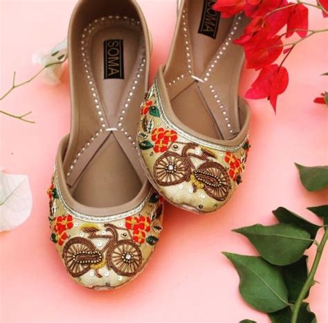 30 New Khussa Designs For Every Occasion Fashionglint Indian Shoes